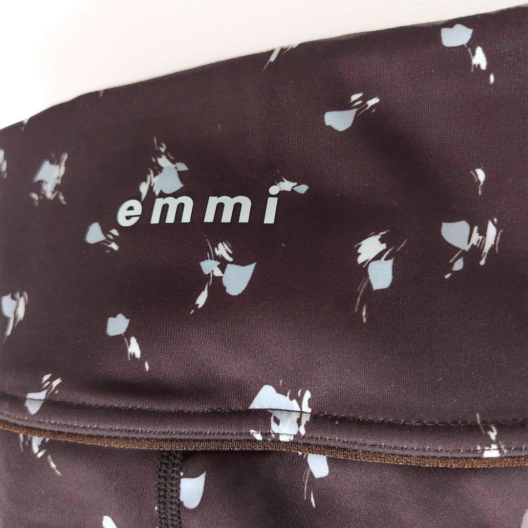 0 emmi ディフォームフラワー ブラトップ レギンス セット ＊ ヨガウェア