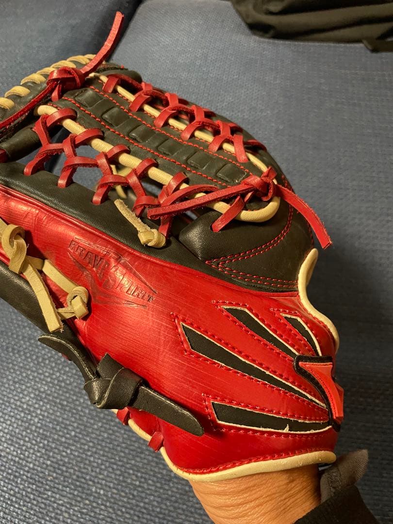 Mizuno 軟式グローブ 黒/赤　左投げ