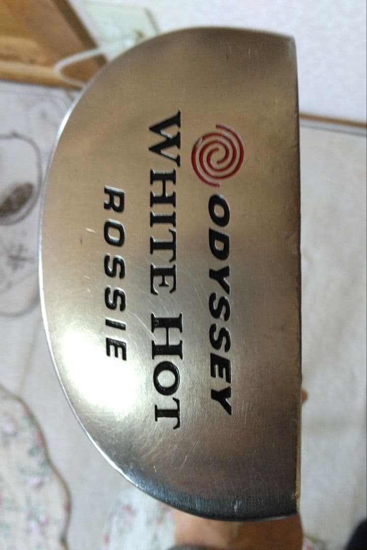 Odyssey White Hot Rossie パター