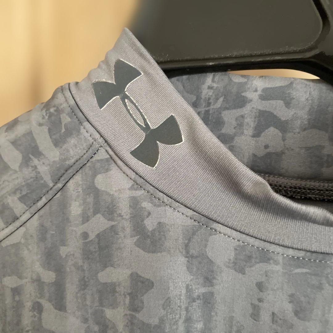 メ　UNDER ARMOUR グレー 迷彩 アンダーシャツ MD