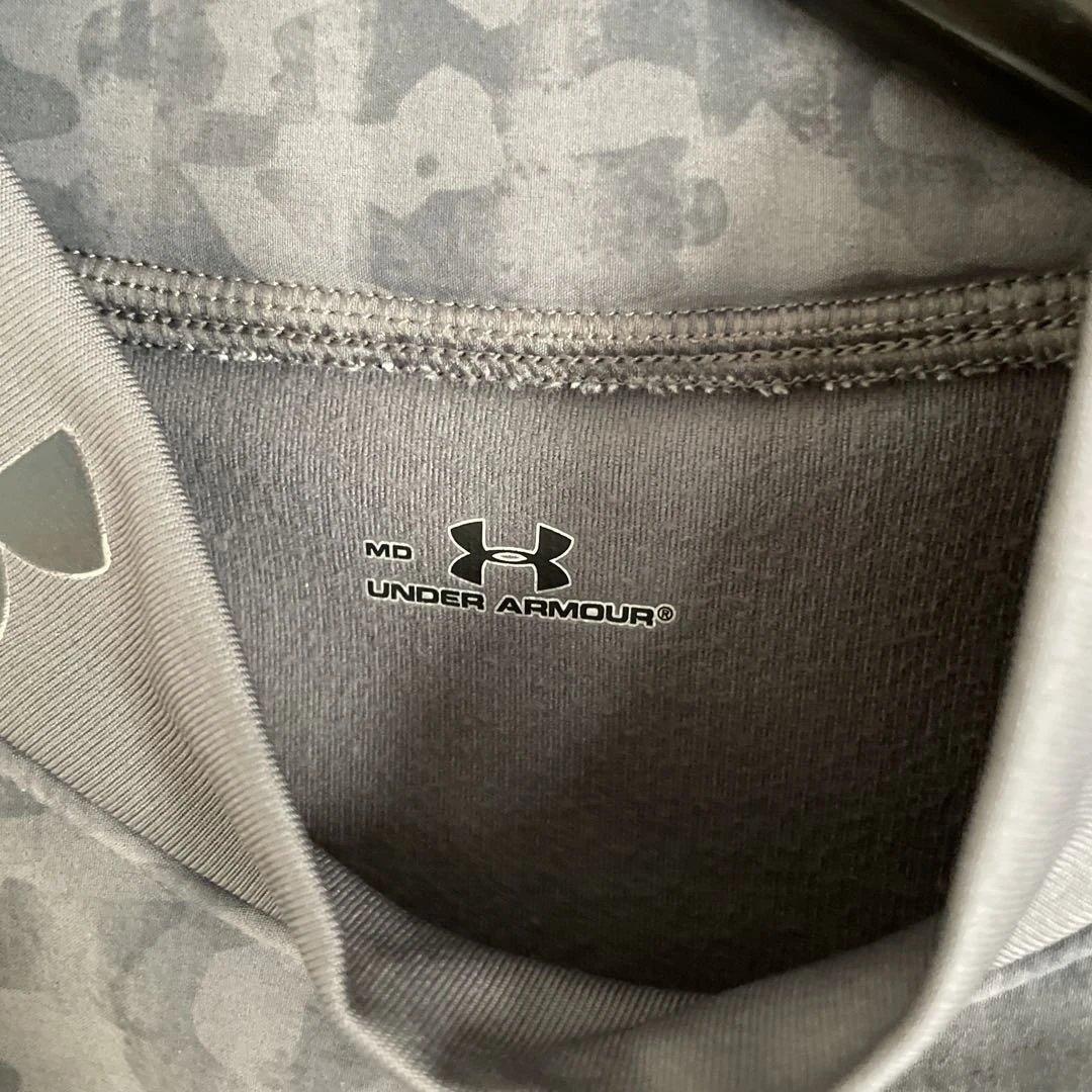メ　UNDER ARMOUR グレー 迷彩 アンダーシャツ MD