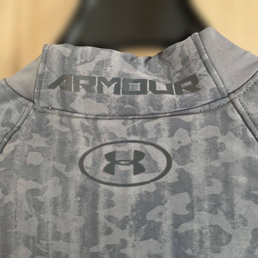 メ　UNDER ARMOUR グレー 迷彩 アンダーシャツ MD