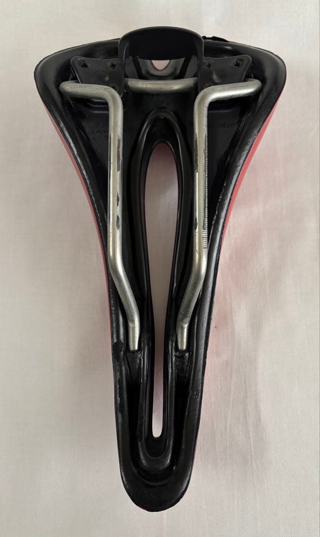 Selle SMPエルゴノミックサドル レッドHAND MADE IN TALY