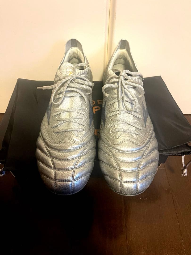【美品】Mizuno Morelia Neo4β サッカーシューズ シルバー