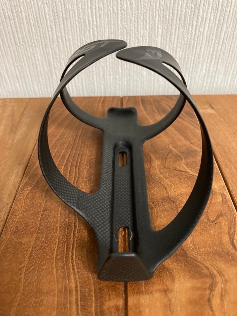 MOST THE WINGS フルカーボンボトルケー ジ　2個セット