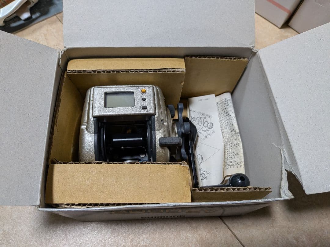 SHIMANO 電動丸 2000EV 電動リール 箱付 美品 通電未確認