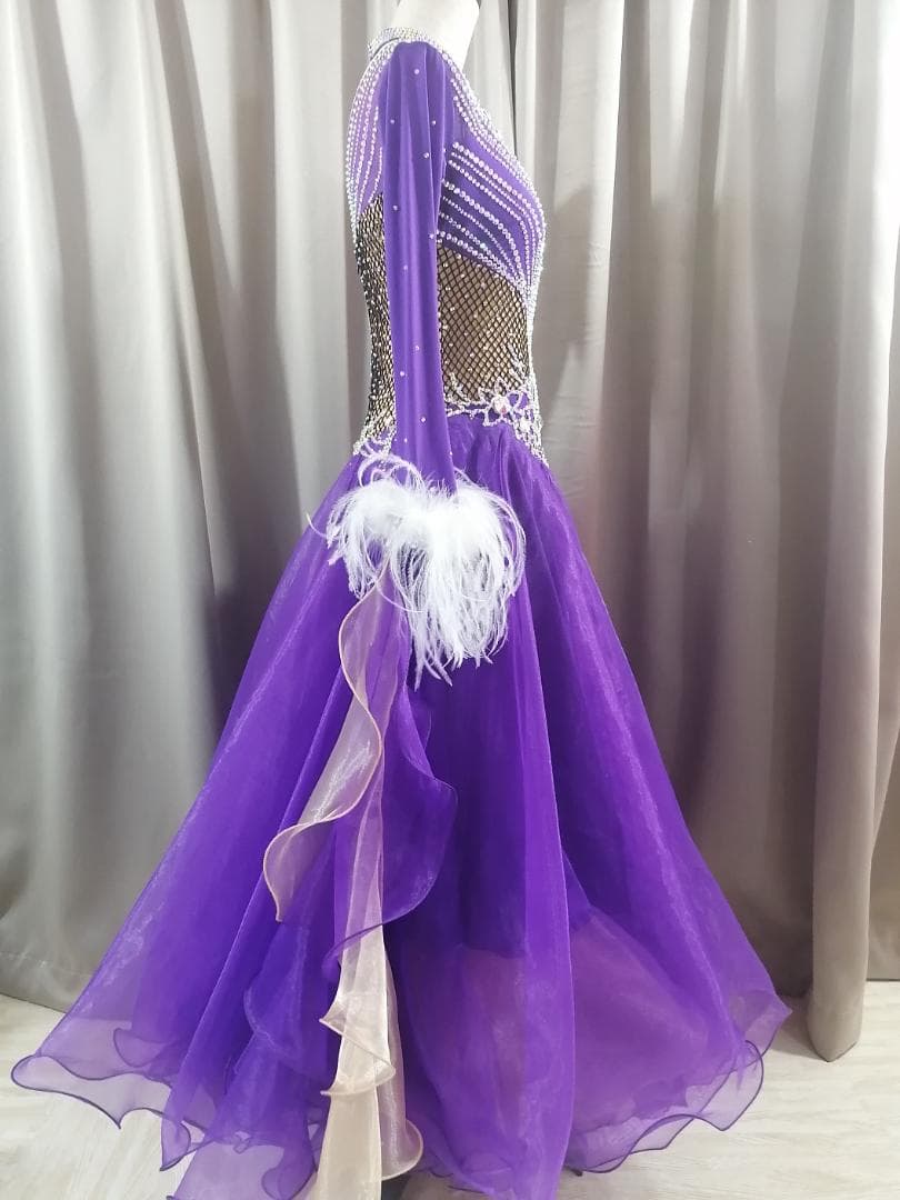 社交ダンスドレス　新品　MＬサイズ　120cm　白フェザー　タンゴ