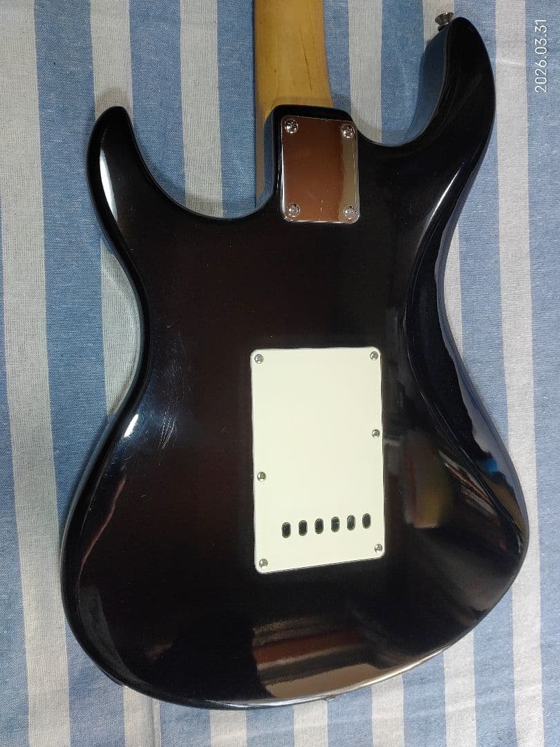 YAMAHAの1990年代後半のストラトタイプのEG-112遊べる半ジャンクです