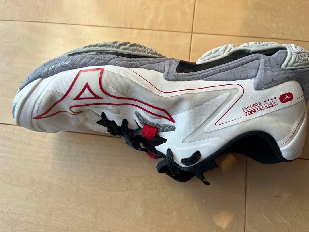 Mizuno ウェーブライトニングZ8 27.0