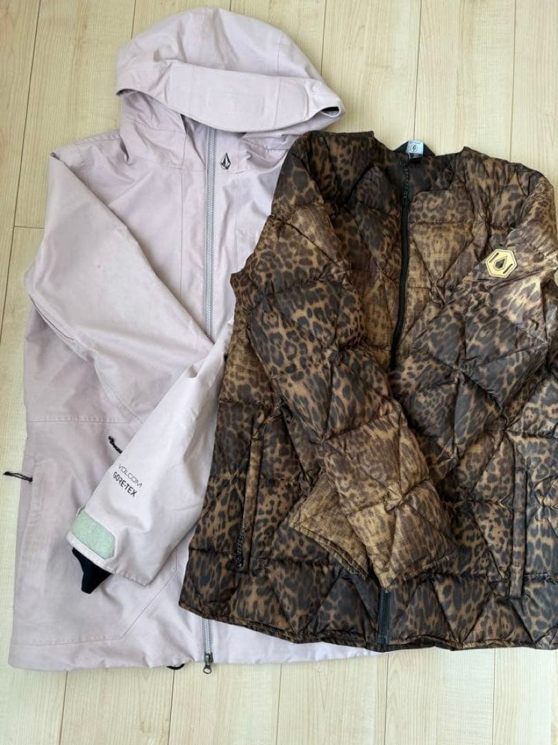 お値下VOLCOM GORE-TEXスノボウェア上下セット(M・L)豹柄ライナー