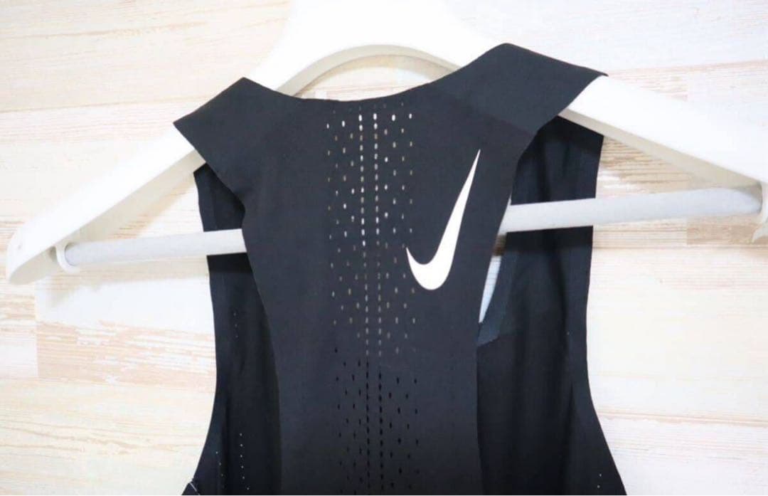 新品　NIKE ナイキ　エアロスイフト　シングレット メンズ　ランニング