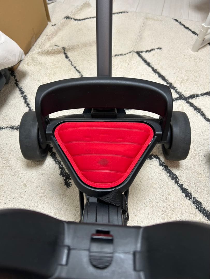ドゥーナ（doona）折り畳み式三輪車　リキトライク　レッド