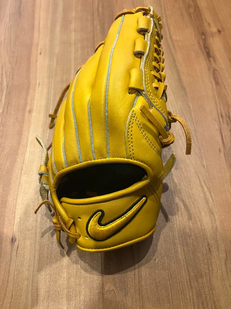 ナイキ　NIKE 軟式グローブ イエロー