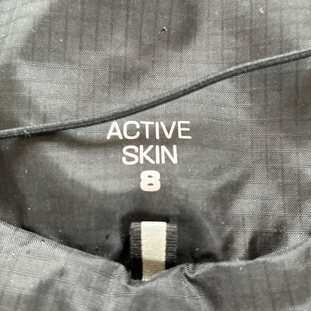 SALOMON ACTIVE SKIN 8 ブラック　SOFTFLASK 2本