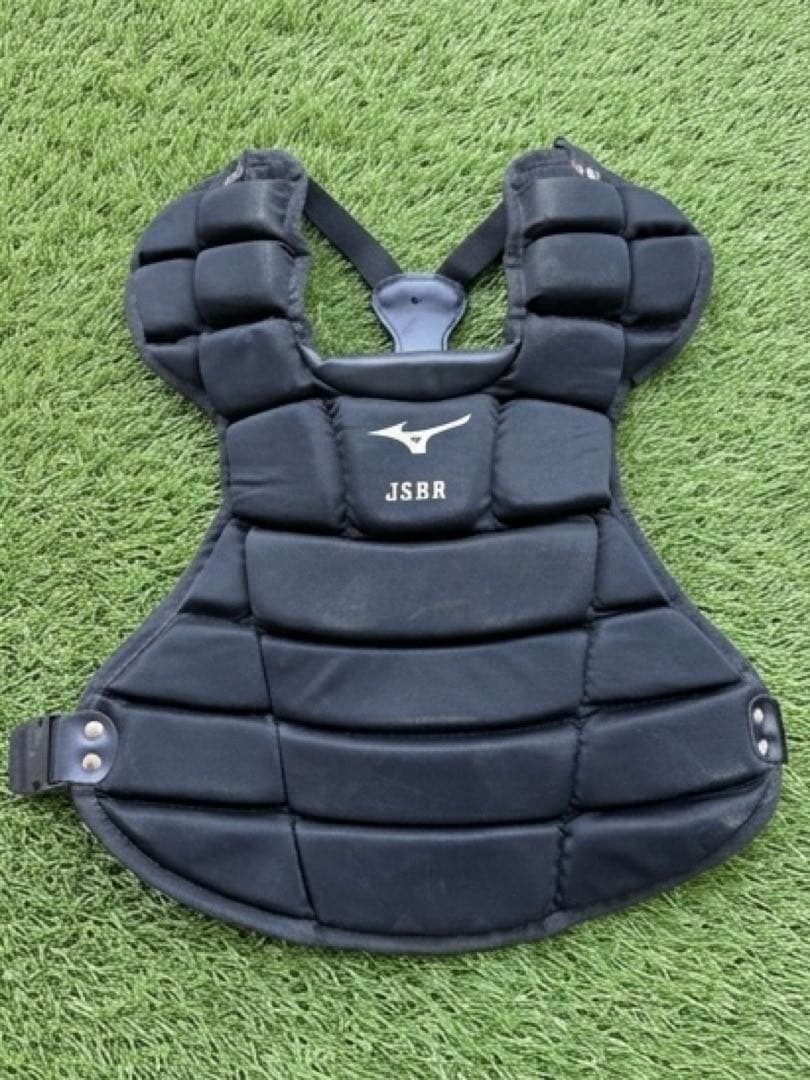【美品】一般用　ミズノ　軟式　キャッチャー防具一式+ヘルメット5個　セット