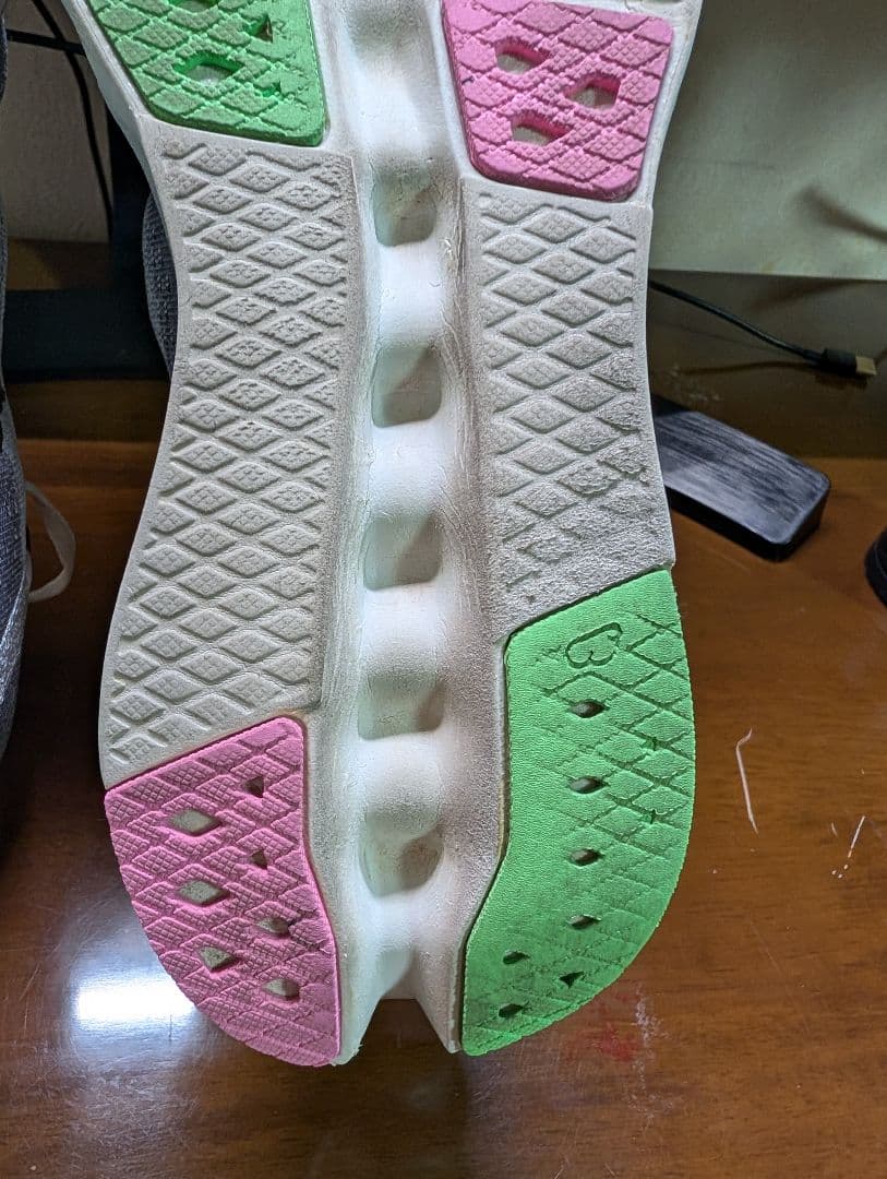 スパイク・シューズ On Cloudsurfer2 25.5cm