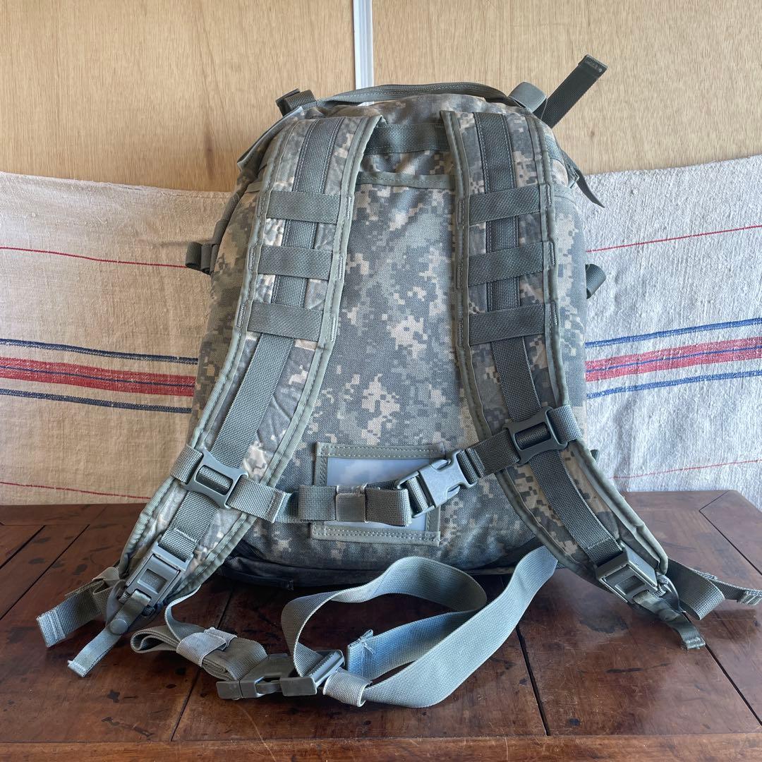 実物米軍放出 ACU装備フルセット１８点 タクティカルベスト＆バックパック