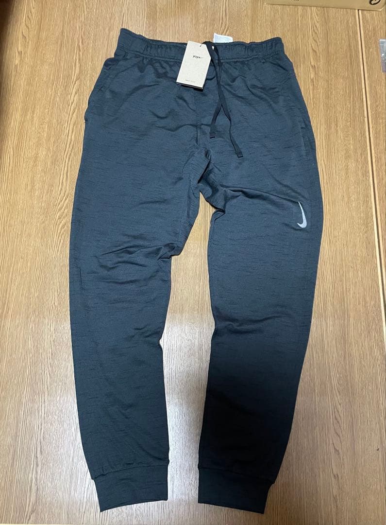 新品未使用Sサイズ　Nike yoga ナイキ　ヨガ　セットアップ