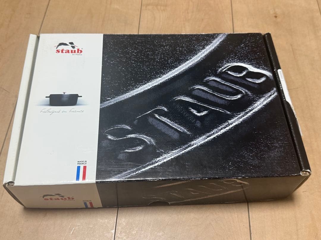 staub 鋳鉄オーバル両手鍋 赤 約24㎝　オーバルスタッカブルディッシュ