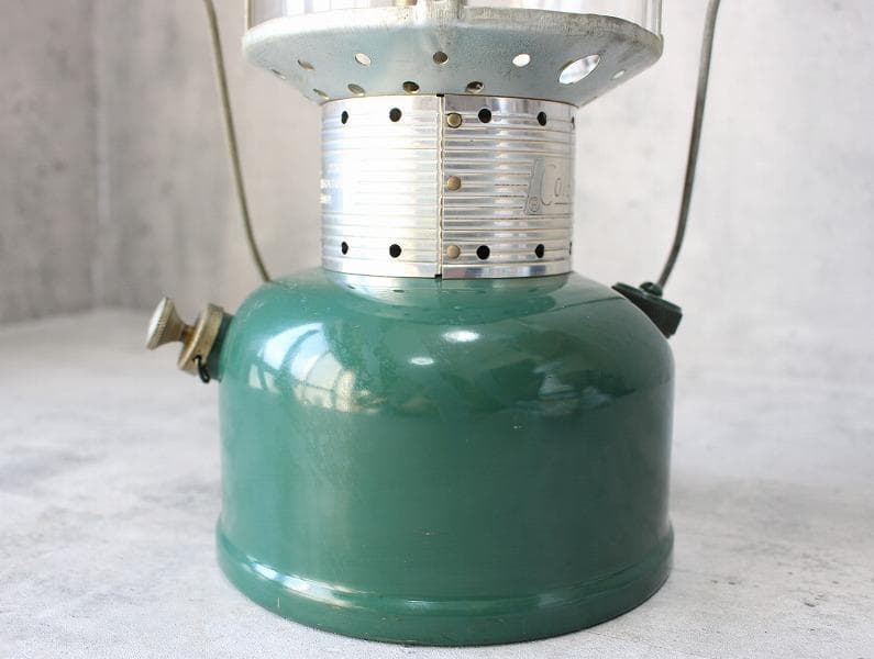 66年製 コールマン 220F ガソリンランタン グリーン