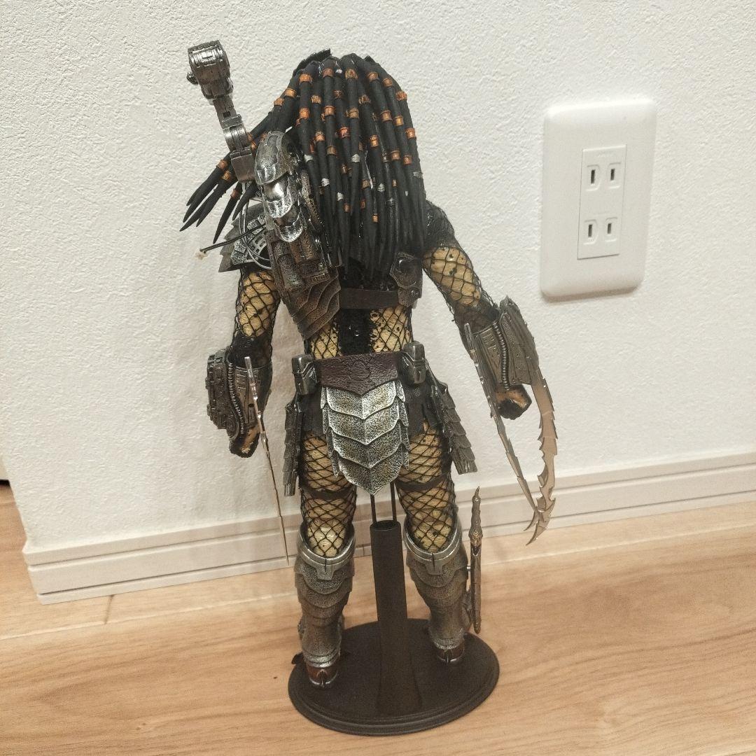 【送料無料】ホットトイズ HOT TOYS 古代プレデター 2.0 AVP