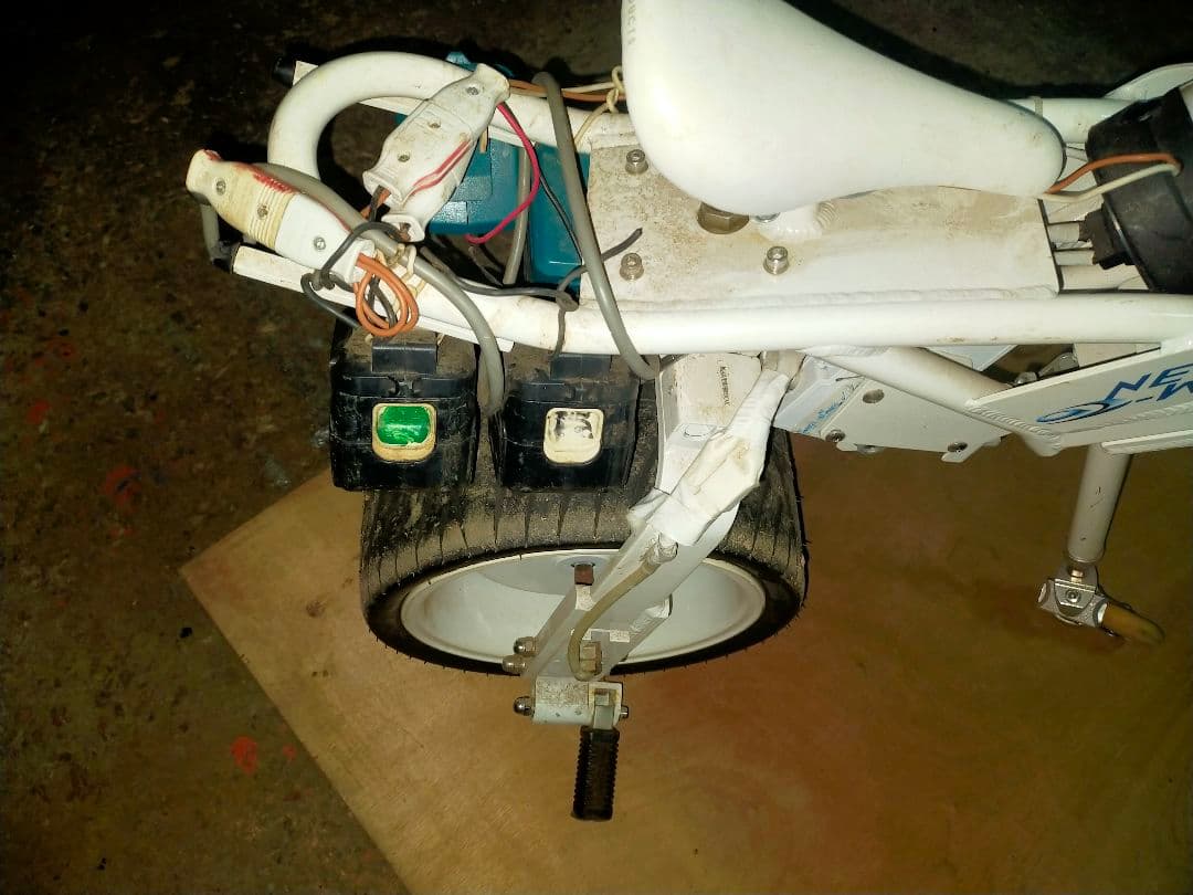 電動一輪バイク　ONE WHEEL ワンホイール　マキタ14.4v4個駆動