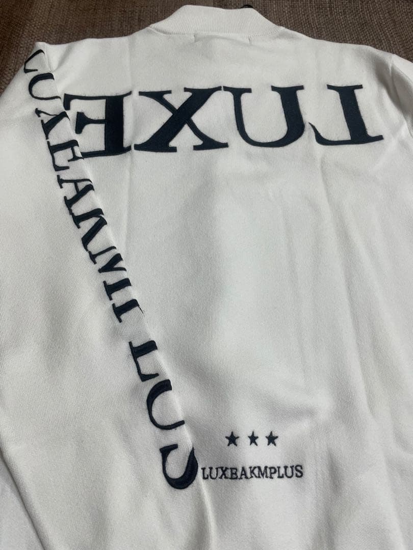LUXE AMPLUS ホワイトタートルネックニット