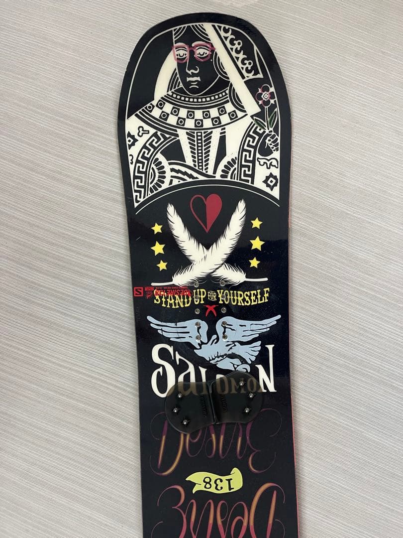 Salomon スノーボード 黒色 デザイン