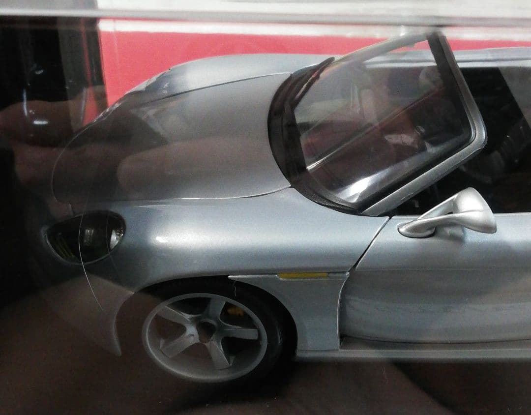 ポルシェ特注 1/18『CARRERA GT』未開封品