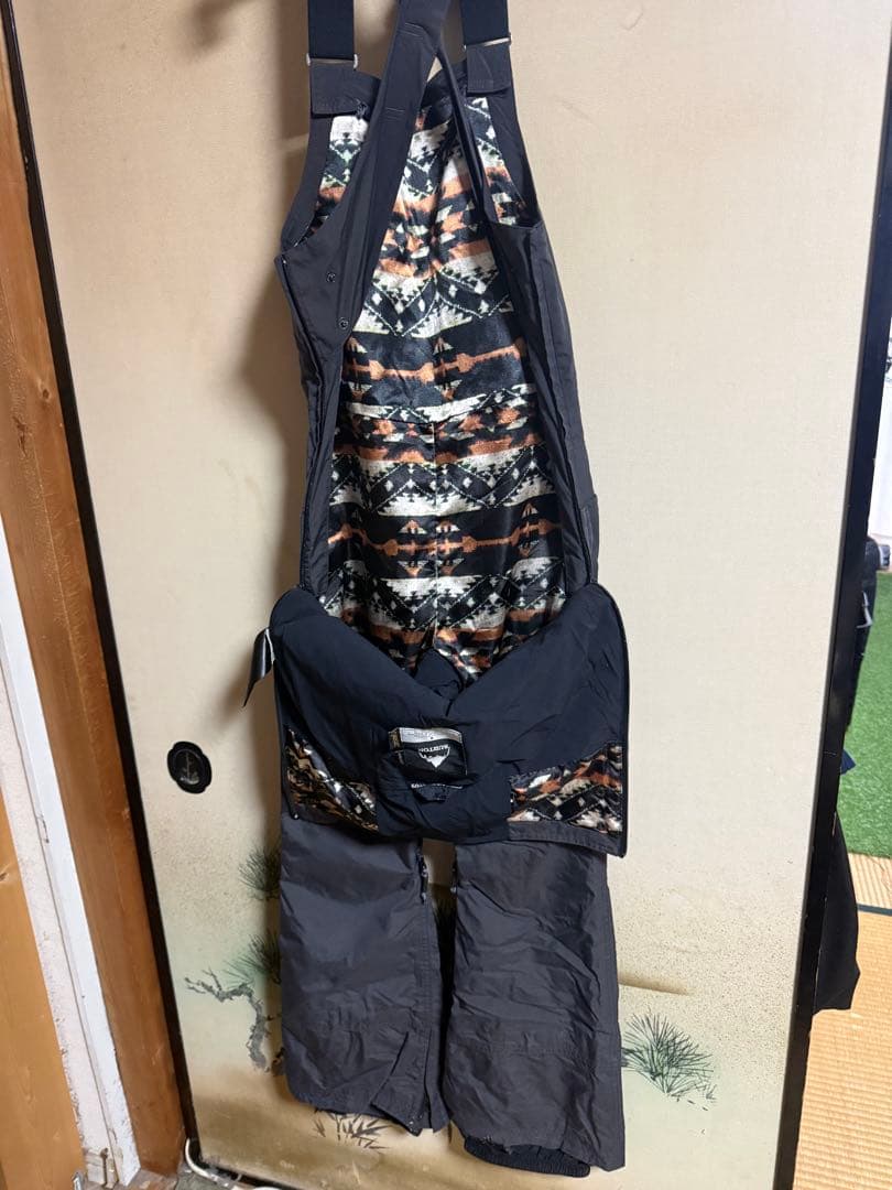 美品バートン　GORETEX スノーボードビブパンツ　女性用