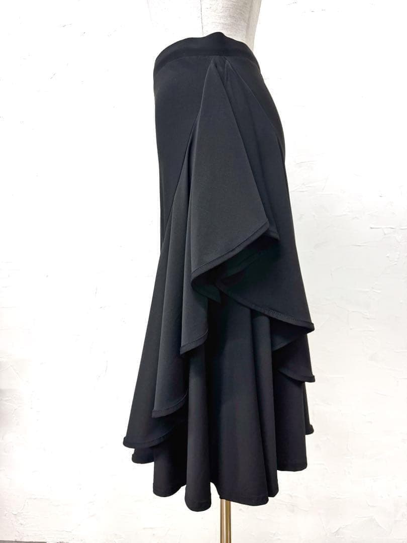 【ラテン】新品　中丈　フリル　社交ダンス　スカートｂ693