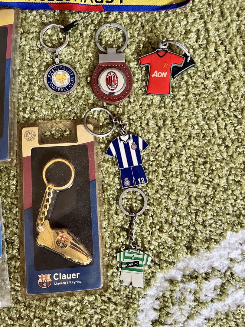 【バルセロナラニヤードは単品にて売切れました】　サッカーアクセサリー詰め合わせ