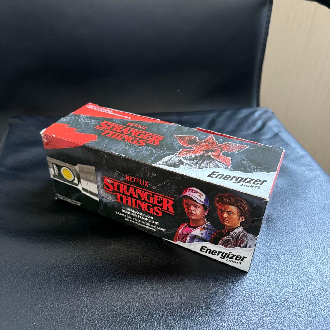 ストレンジャーシングス 懐中電灯