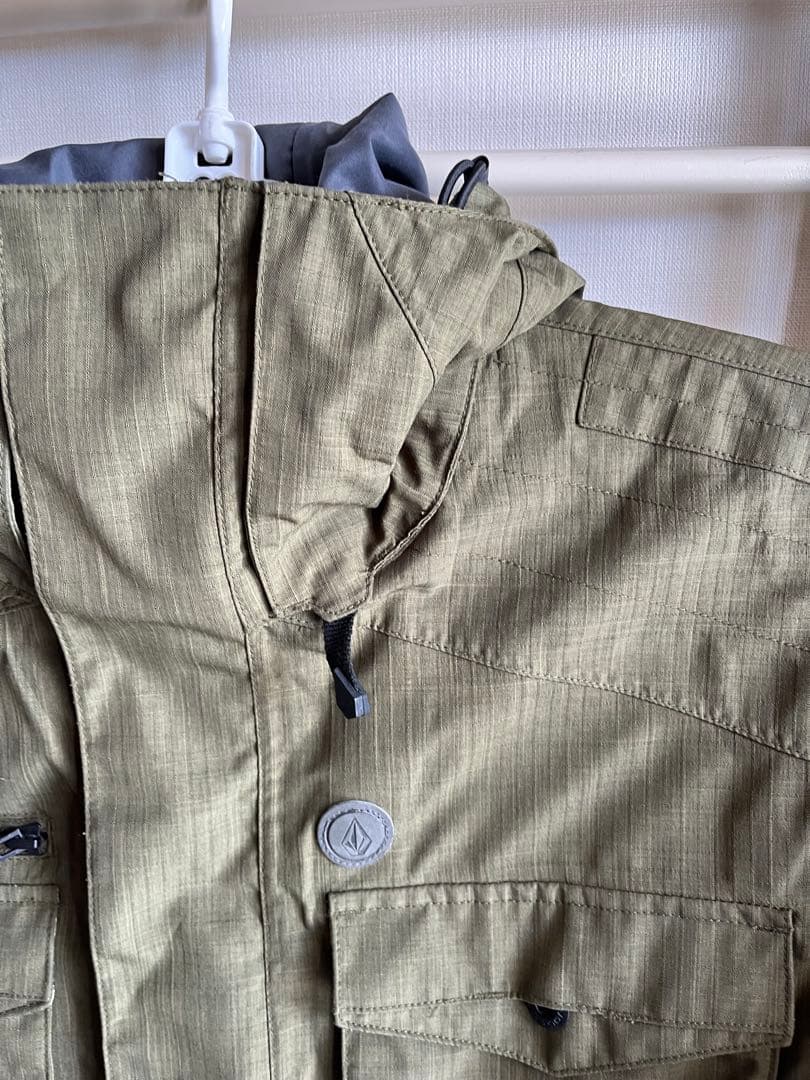 VOLCOM ボルコム　スノボジャケットL スノボ スノーボードメンズ カーキ