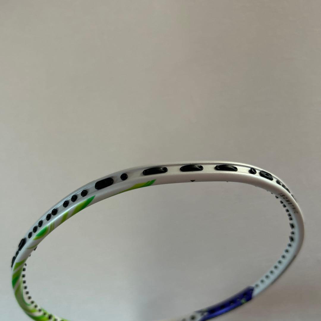 YONEX100ZZアクセルセン バドミントンラケット