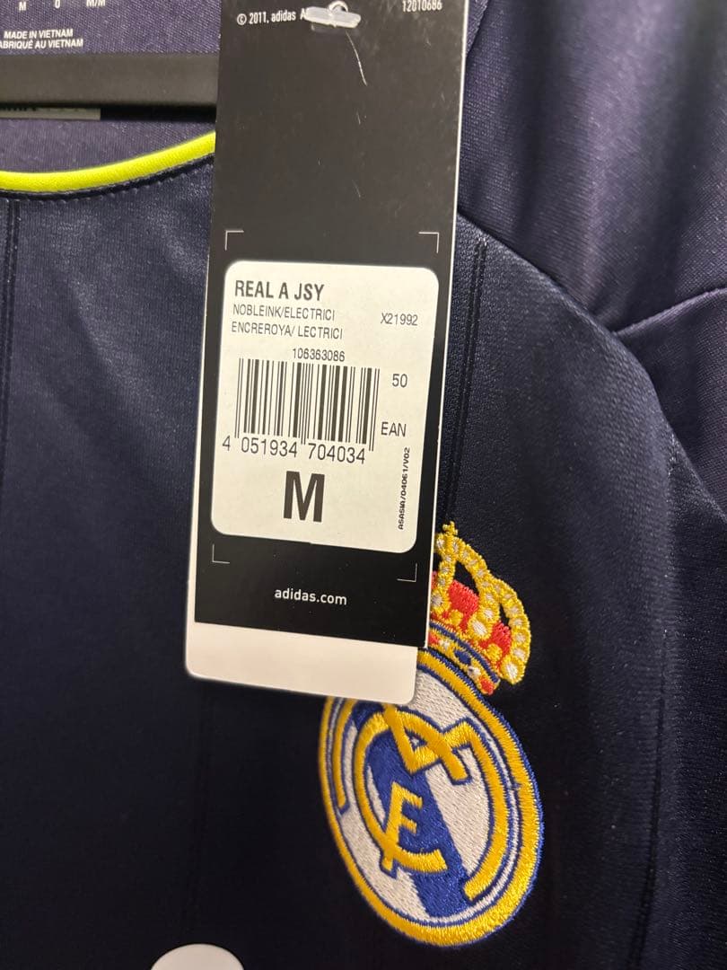 新品タグ付き RONALDO シャツ レアルマドリード　サッカーユニフォーム