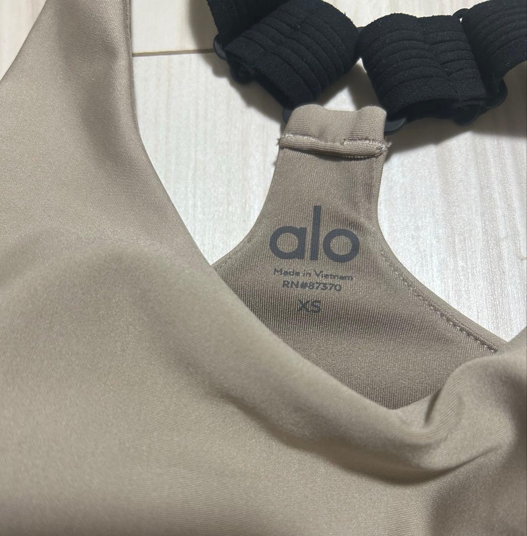 【新品未使用】alo yogaトップス　スポーツブラ XS
