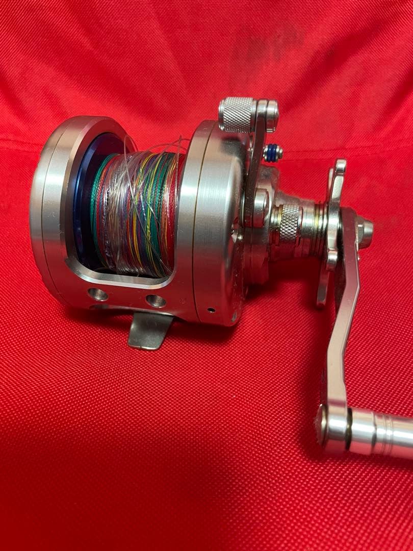 Saltiga Daiwa ベイトリール シルバー