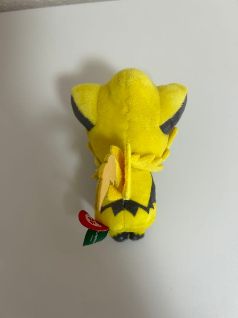 【値下げ】ポケモン　ちょっこりさん　ぬいぐるみ　ゼラオラ