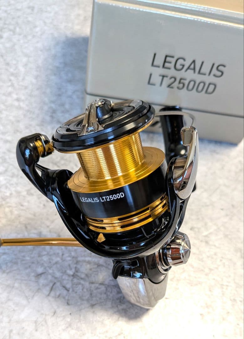 DAIWA　23 レガリス LT2500D スピニングリール