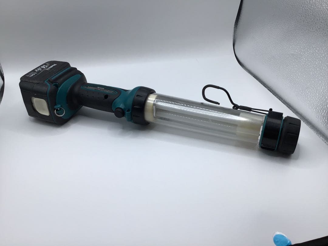 マキタ　 Makita　充電式 ライト 　ML144　【動作品】　簡易清掃済