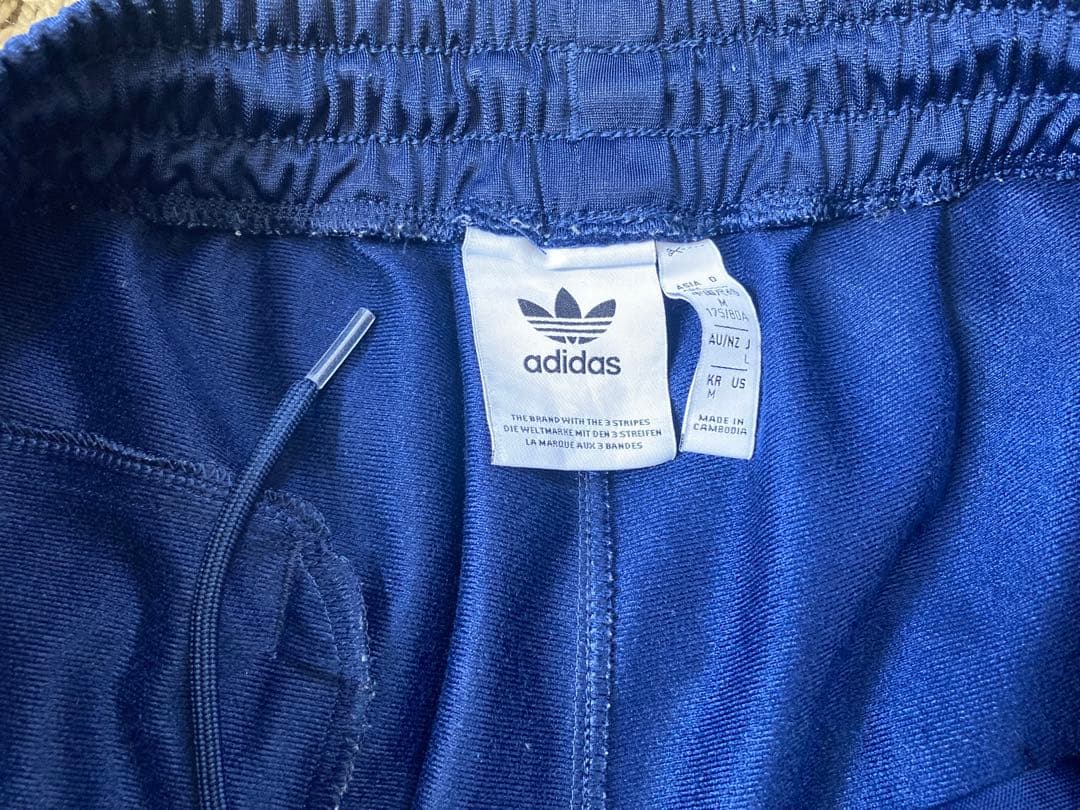 昨年購入adidas ネイビー ストライプ トラックパンツサイズL