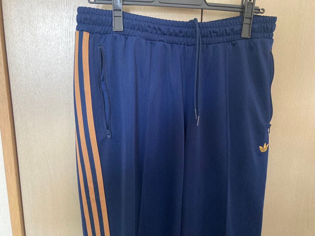 昨年購入adidas ネイビー ストライプ トラックパンツサイズL