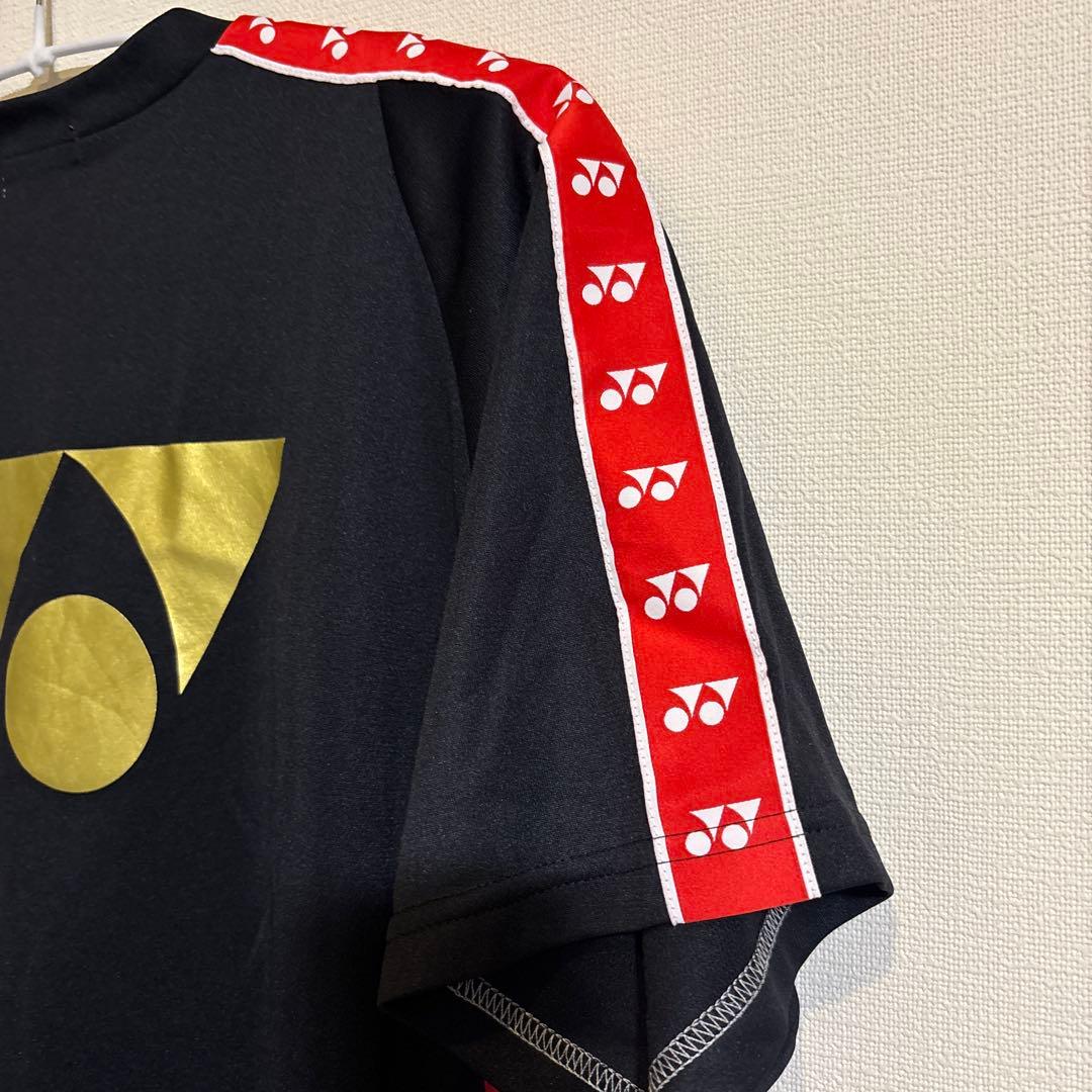 【未使用】YONEX Tシャツ バトミントン テニス 大会限定 Lサイズ黒×金