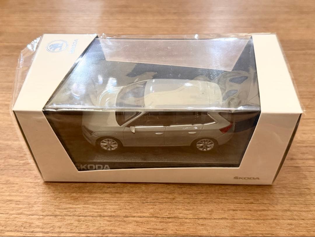 新品 希少！1/43 シュコダ純正 iscale シュコダ スカラ グレー