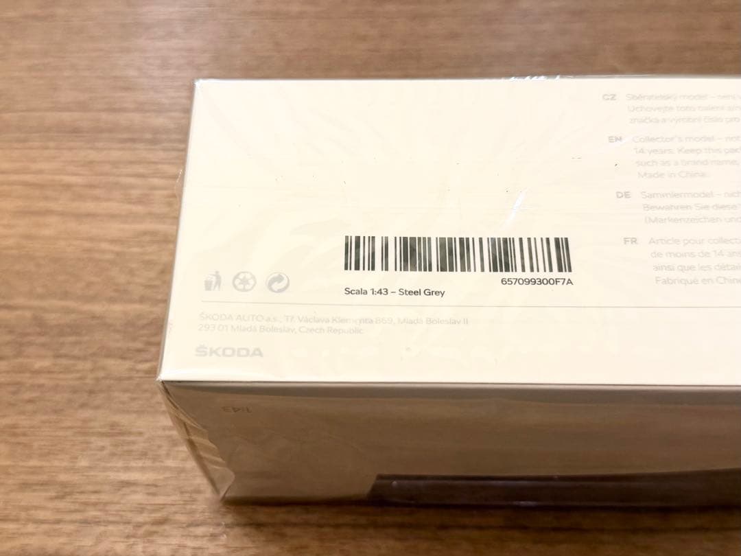 新品 希少！1/43 シュコダ純正 iscale シュコダ スカラ グレー