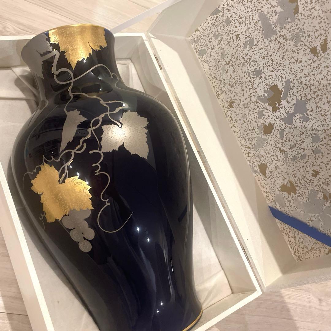 大倉陶園　瑠璃金蝕葡萄花瓶36cm