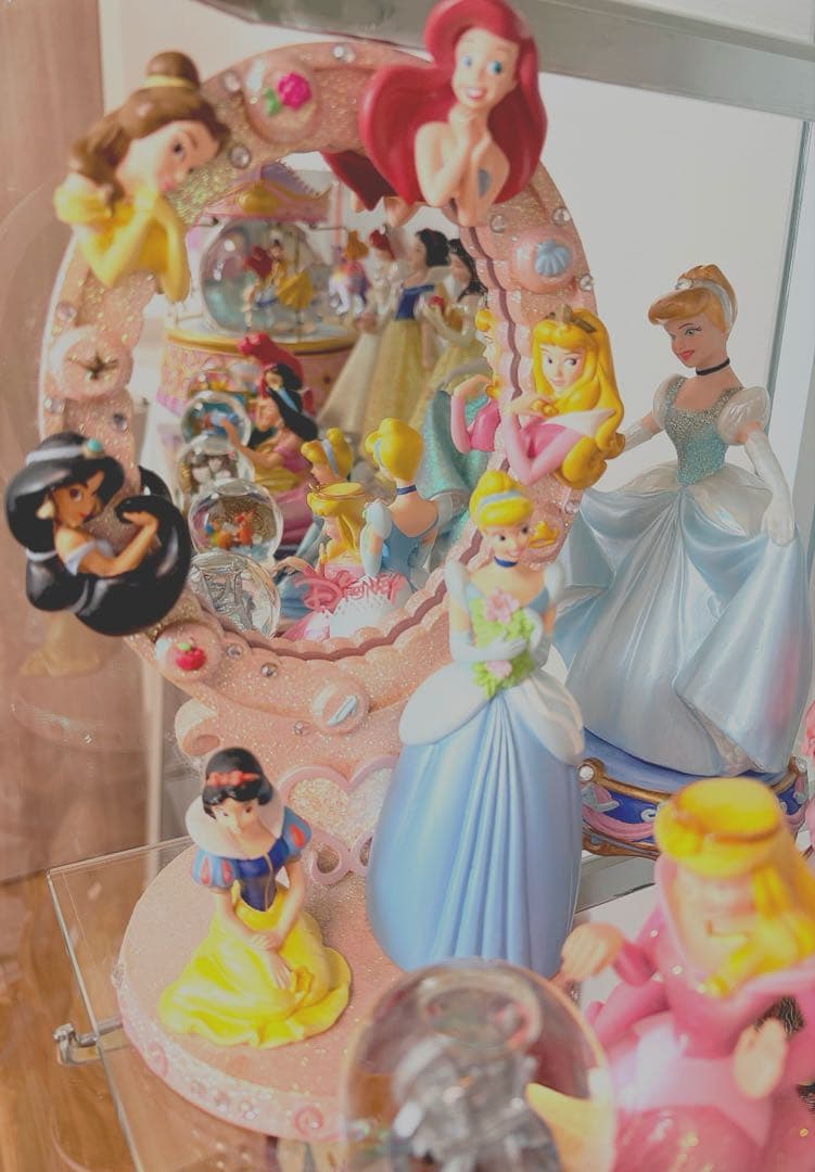 ディズニープリンセス　フィギュアミラースタンド　シンデレラベルアリエル白雪姫