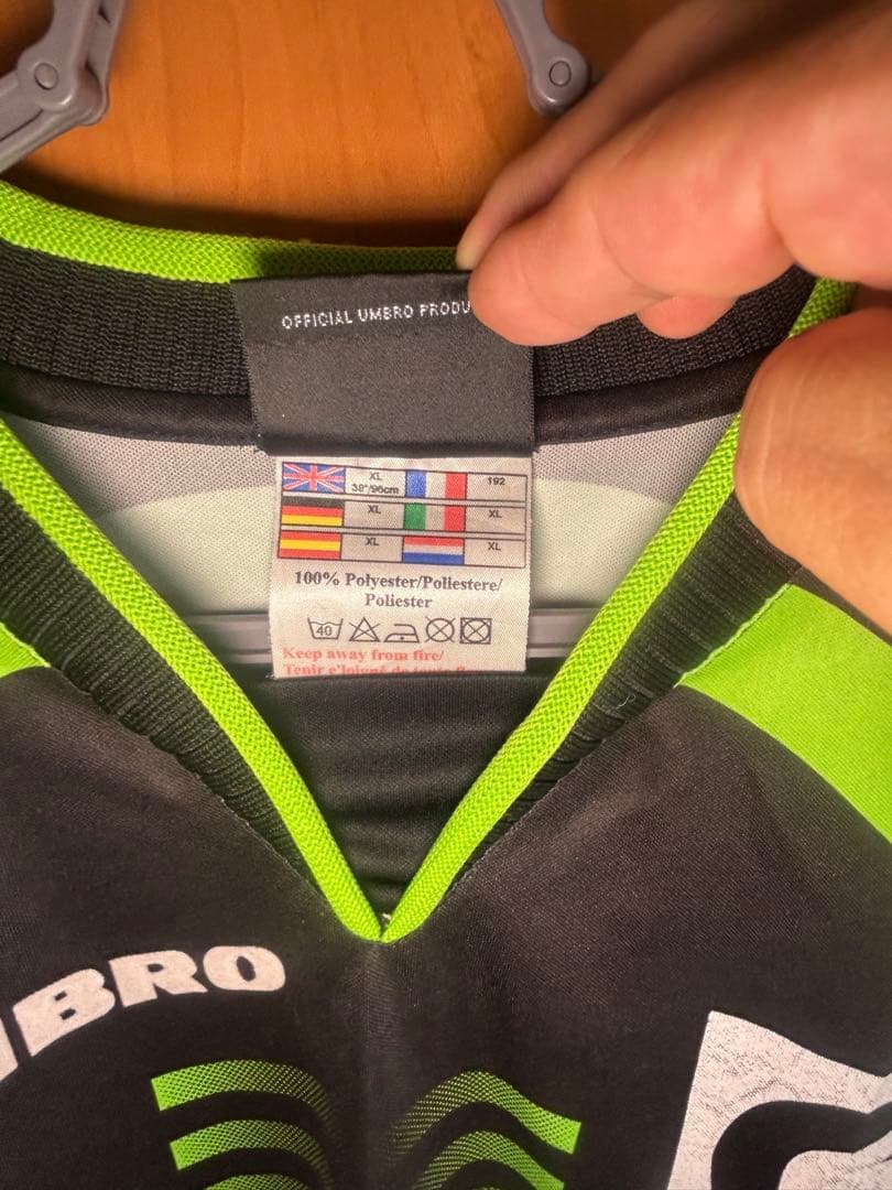 UMBRO サッカーウェア 黒/緑 ストライプ