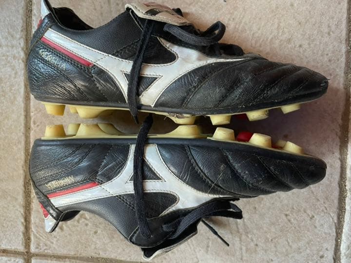 サッカースパイク　モレリア　25.5